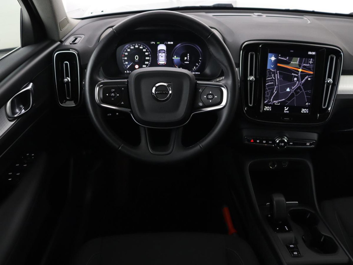 Volvo XC40 1.5 T4 Recharge Inscription Expression | SOh 85,2% | Trekhaak | Achteruitrij camera | Apple Carplay | Elektrische achterklep | Adaptieve cruise control |