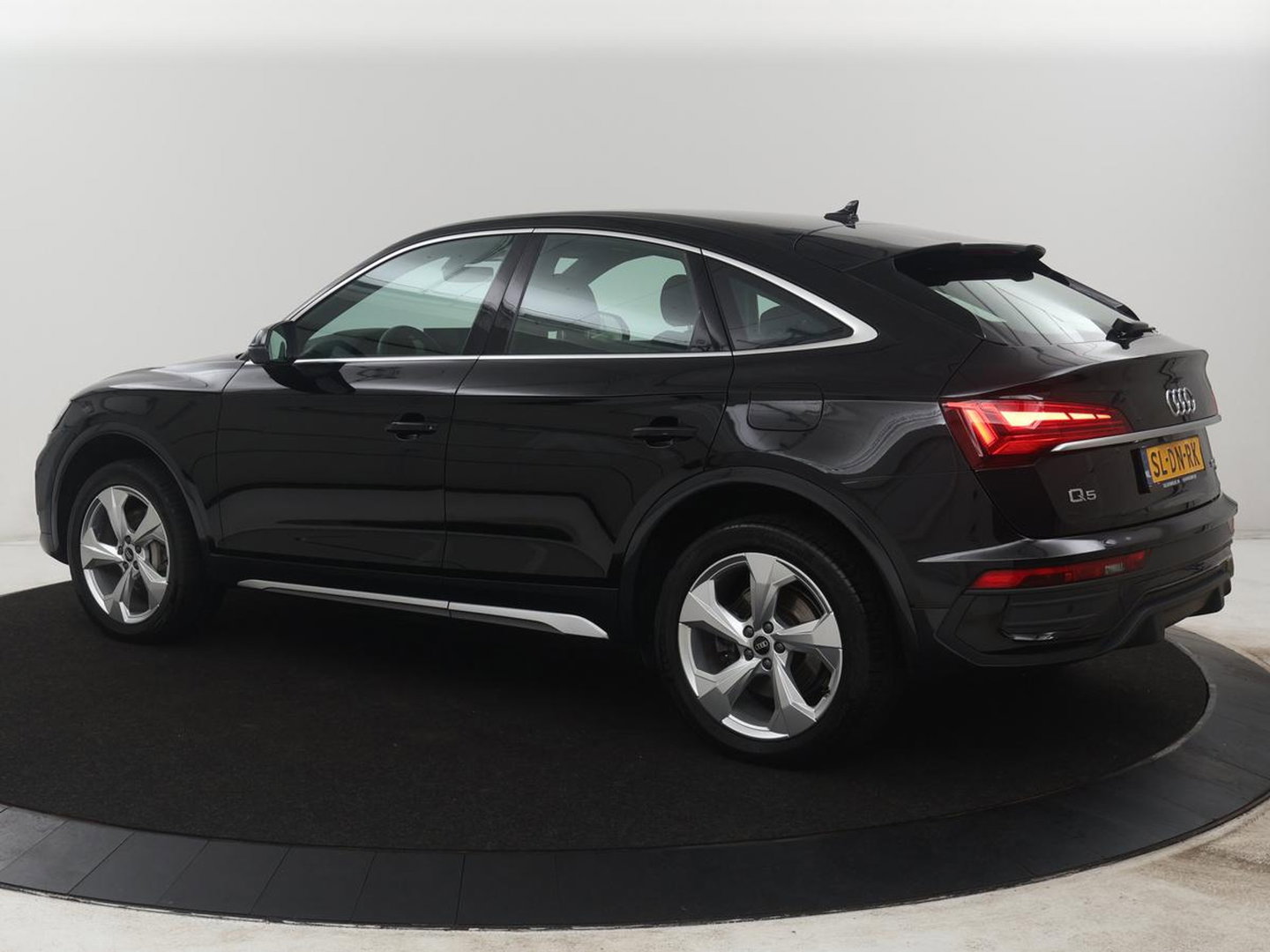 Audi Q5 50 TFSI e Sportback 50 TFSI e Advanced edition | SOH 98,9 % | Head-up display | Navigatie | Cruisecontrol | Stoelverwarming | Virtual display | Elektrische achterklep