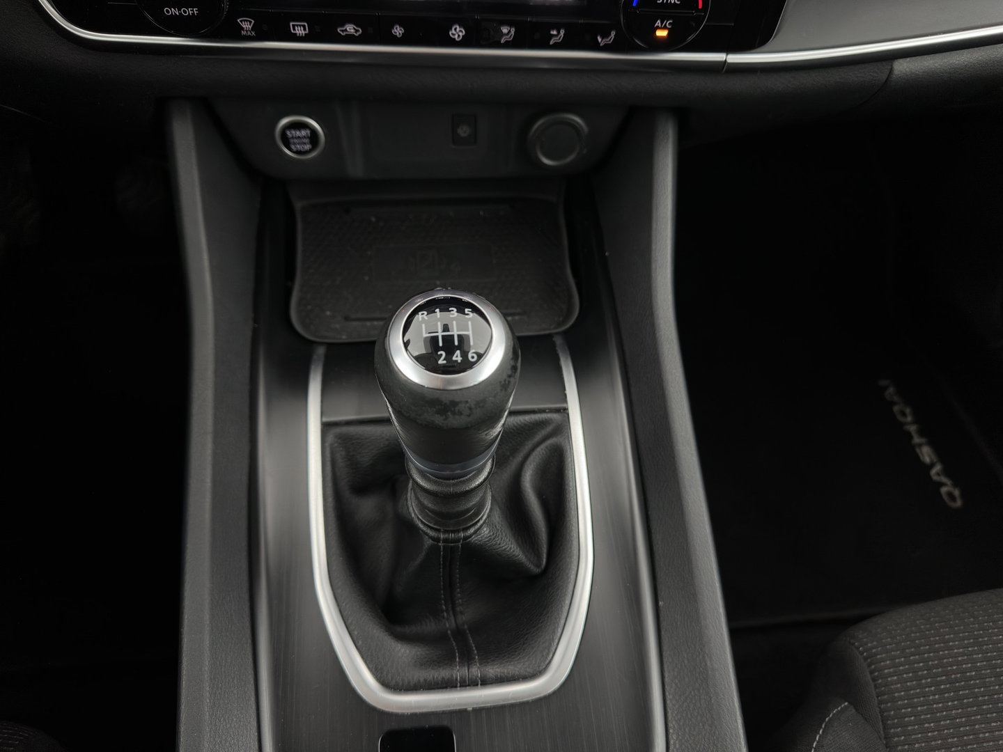 Nissan QASHQAI 1.3 MHEV Business Access (INCL-BTW) *FULL-LED | ADAPTIVE-CRUISE | CAMERA | KEYLESS | COMFORT-SEATS | DAB+ | ECC | PDC | CARPLAY | LANE-ASSIST | 17''ALU*