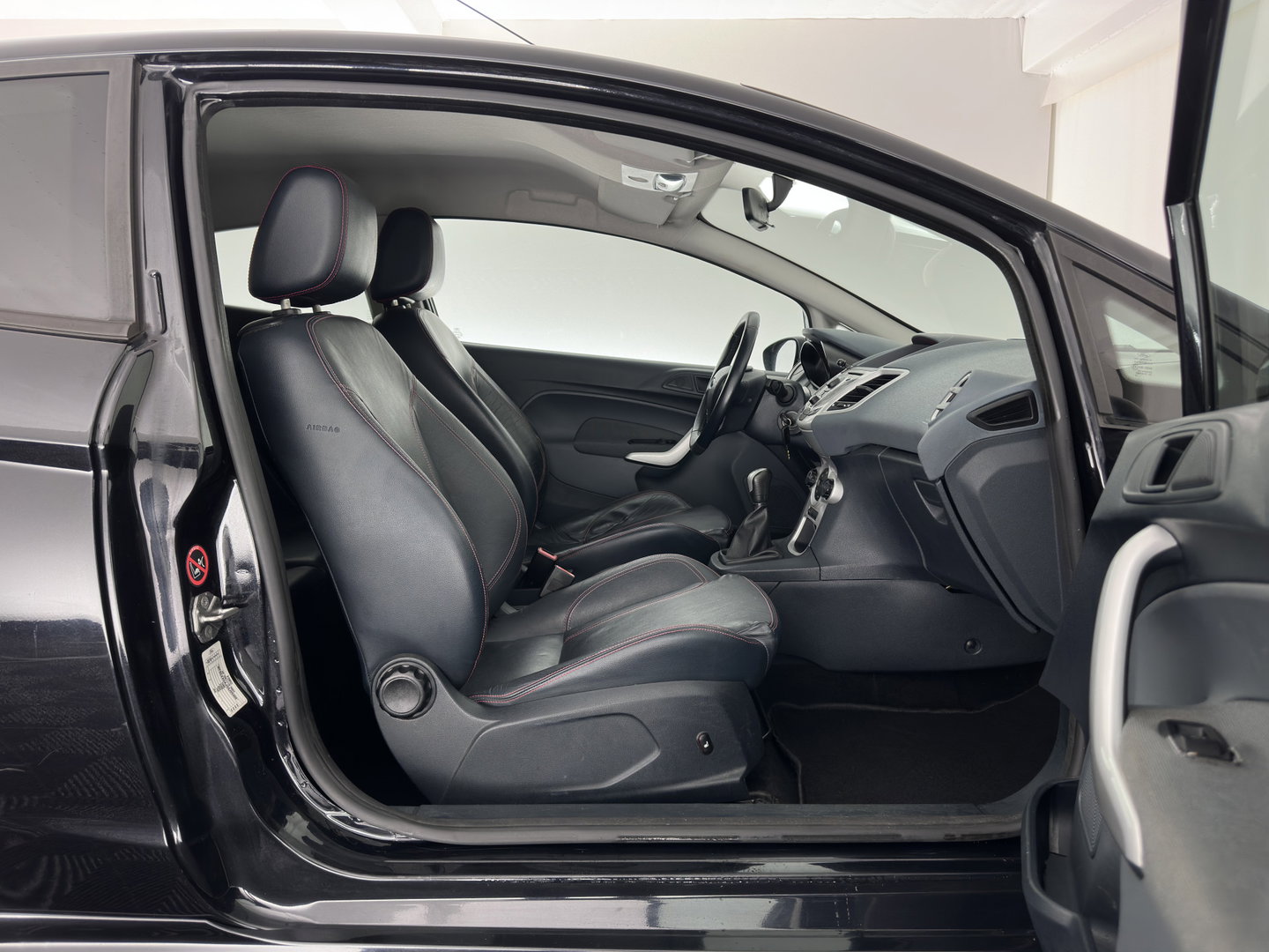 Ford Fiesta 1.6 Sport *LEATHER | HEATED-SPORTSEATS | PRIVACY-GLASS | ECC | 15''ALU*