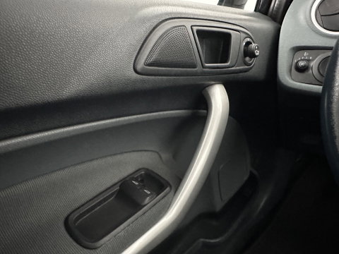 Ford Fiesta 1.6 Sport *LEATHER | HEATED-SPORTSEATS | PRIVACY-GLASS | ECC | 15''ALU*