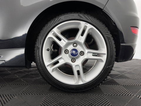 Ford Fiesta 1.6 Sport *LEATHER | HEATED-SPORTSEATS | PRIVACY-GLASS | ECC | 15''ALU*