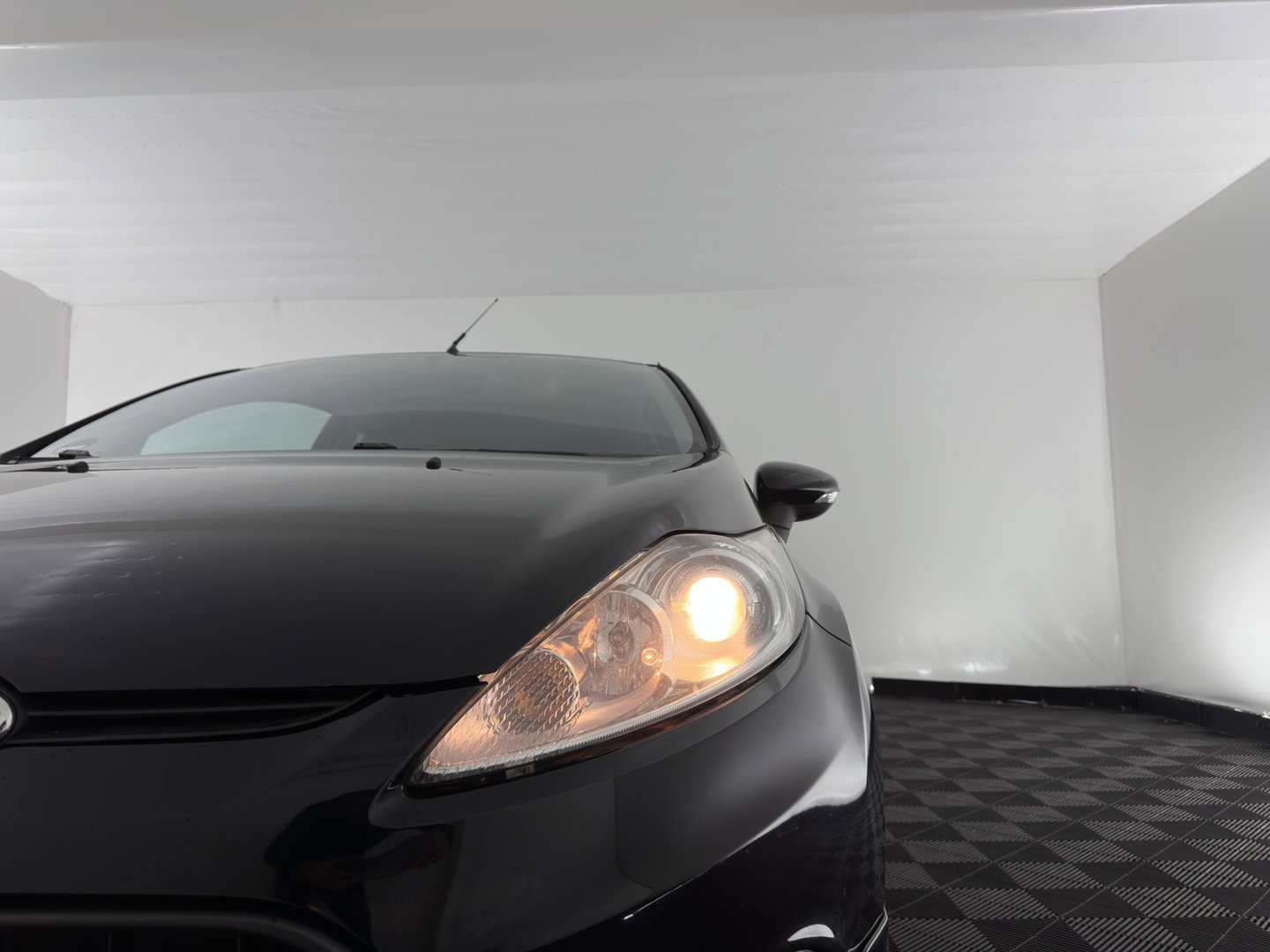 Ford Fiesta 1.6 Sport *LEATHER | HEATED-SPORTSEATS | PRIVACY-GLASS | ECC | 15''ALU*