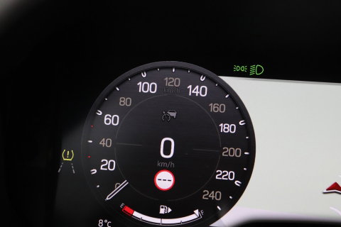 Land Rover Defender P300e 110 X-Dynamic HSE | ClearSight | Meridian Surround | Panoramadak | Trekhaak | Stoelventilatie | Koelbox | 22 Inch