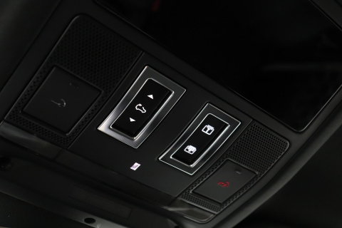 Land Rover Defender P300e 110 X-Dynamic HSE | ClearSight | Meridian Surround | Panoramadak | Trekhaak | Stoelventilatie | Koelbox | 22 Inch