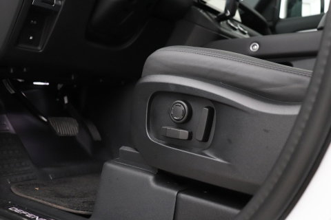 Land Rover Defender P300e 110 X-Dynamic HSE | ClearSight | Meridian Surround | Panoramadak | Trekhaak | Stoelventilatie | Koelbox | 22 Inch