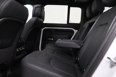 Land Rover Defender P300e 110 X-Dynamic HSE | ClearSight | Meridian Surround | Panoramadak | Trekhaak | Stoelventilatie | Koelbox | 22 Inch