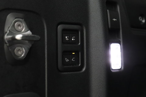 Land Rover Defender P300e 110 X-Dynamic HSE | ClearSight | Meridian Surround | Panoramadak | Trekhaak | Stoelventilatie | Koelbox | 22 Inch