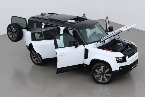 Land Rover Defender P300e 110 X-Dynamic HSE | ClearSight | Meridian Surround | Panoramadak | Trekhaak | Stoelventilatie | Koelbox | 22 Inch