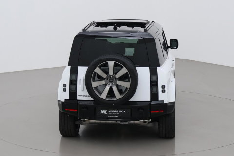 Land Rover Defender P300e 110 X-Dynamic HSE | ClearSight | Meridian Surround | Panoramadak | Trekhaak | Stoelventilatie | Koelbox | 22 Inch