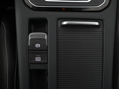 Volkswagen Passat Variant GTE 1.4 TSI PHEV GTE Business | SOH 93,9% | Trekhaak | Camera | LED | Apple Carplay | Massage Stoelen | Lederen bekleding