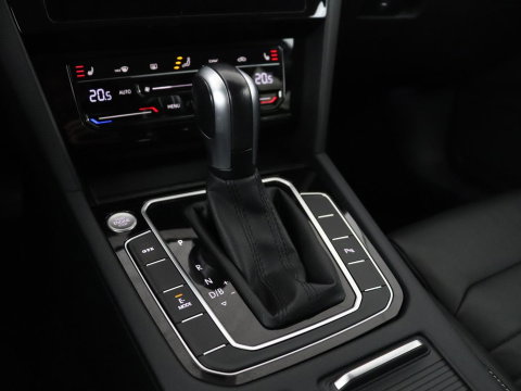 Volkswagen Passat Variant GTE 1.4 TSI PHEV GTE Business | SOH 93,9% | Trekhaak | Camera | LED | Apple Carplay | Massage Stoelen | Lederen bekleding