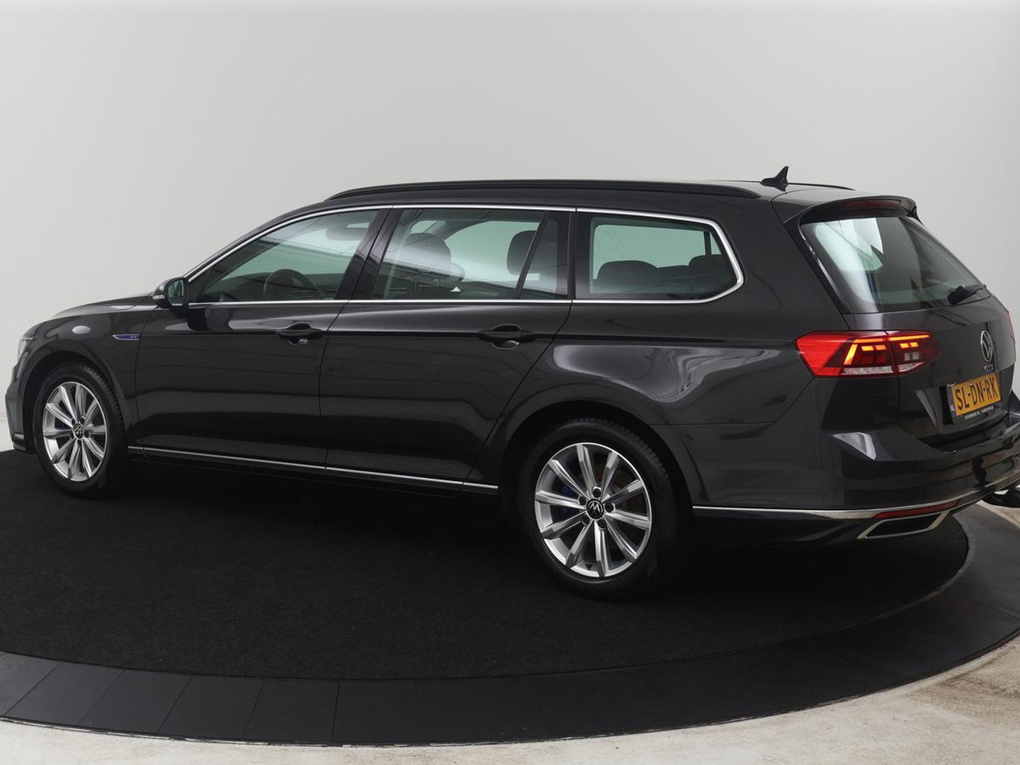 Volkswagen Passat Variant GTE 1.4 TSI PHEV GTE Business | SOH 93,9% | Trekhaak | Camera | LED | Apple Carplay | Massage Stoelen | Lederen bekleding