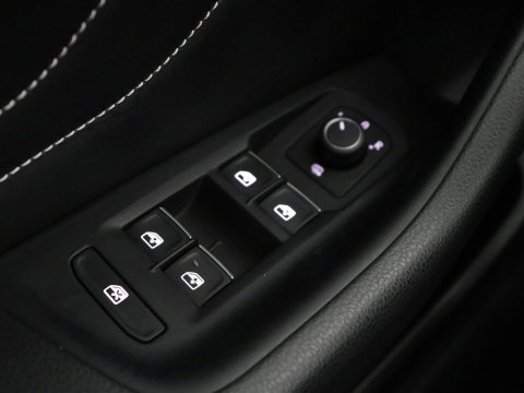 Volkswagen Passat Variant GTE 1.4 TSI PHEV GTE Business | SOH 93,9% | Trekhaak | Camera | LED | Apple Carplay | Massage Stoelen | Lederen bekleding