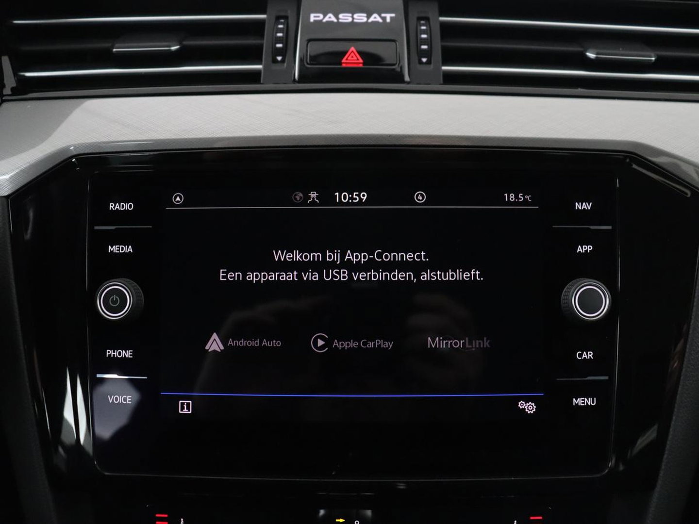Volkswagen Passat Variant GTE 1.4 TSI PHEV GTE Business | SOH 93,9% | Trekhaak | Camera | LED | Apple Carplay | Massage Stoelen | Lederen bekleding