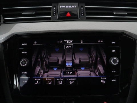 Volkswagen Passat Variant GTE 1.4 TSI PHEV GTE Business | SOH 93,9% | Trekhaak | Camera | LED | Apple Carplay | Massage Stoelen | Lederen bekleding