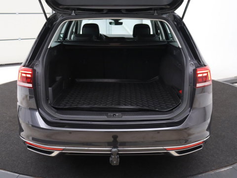 Volkswagen Passat Variant GTE 1.4 TSI PHEV GTE Business | SOH 93,9% | Trekhaak | Camera | LED | Apple Carplay | Massage Stoelen | Lederen bekleding