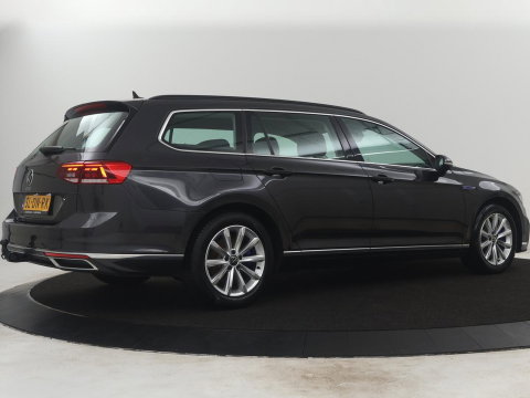 Volkswagen Passat Variant GTE 1.4 TSI PHEV GTE Business | SOH 93,9% | Trekhaak | Camera | LED | Apple Carplay | Massage Stoelen | Lederen bekleding
