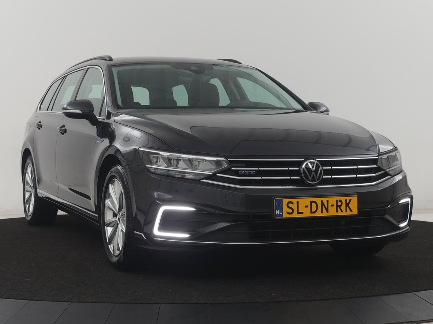 Volkswagen Passat Variant GTE 1.4 TSI PHEV GTE Business | SOH 93,9% | Trekhaak | Camera | LED | Apple Carplay | Massage Stoelen | Lederen bekleding