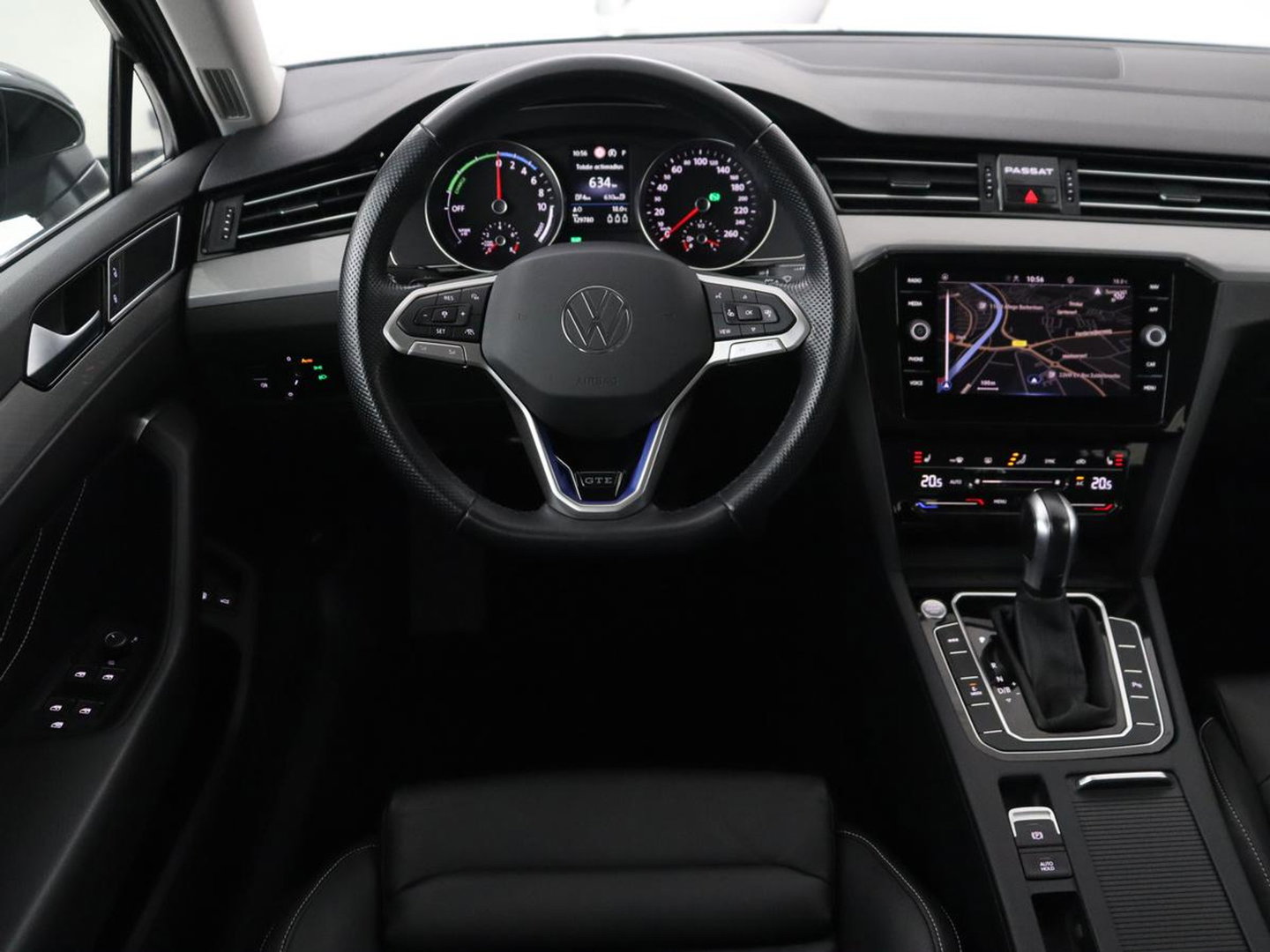 Volkswagen Passat Variant GTE 1.4 TSI PHEV GTE Business | SOH 93,9% | Trekhaak | Camera | LED | Apple Carplay | Massage Stoelen | Lederen bekleding