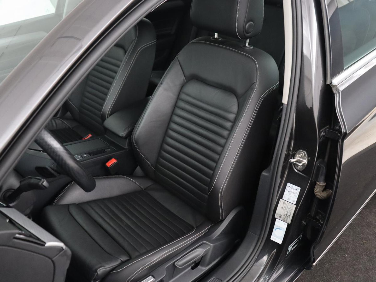 Volkswagen Passat Variant GTE 1.4 TSI PHEV GTE Business | SOH 93,9% | Trekhaak | Camera | LED | Apple Carplay | Massage Stoelen | Lederen bekleding