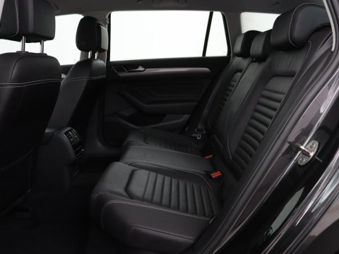 Volkswagen Passat Variant GTE 1.4 TSI PHEV GTE Business | SOH 93,9% | Trekhaak | Camera | LED | Apple Carplay | Massage Stoelen | Lederen bekleding