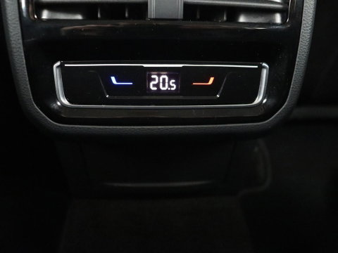 Volkswagen Passat Variant GTE 1.4 TSI PHEV GTE Business | SOH 93,9% | Trekhaak | Camera | LED | Apple Carplay | Massage Stoelen | Lederen bekleding