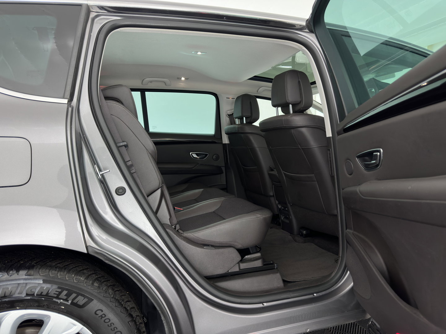 Renault Espace 1.6 dCi Dynamique 5p. *LEATHER-FABRIC | FULL-LED | BLIND-SPOT | HEATED-COMFORTSEATS | NAVI-FULLMAP | DAB+ | DIGI-COCKPIT | PDC | CRUISE | 18''ALU*