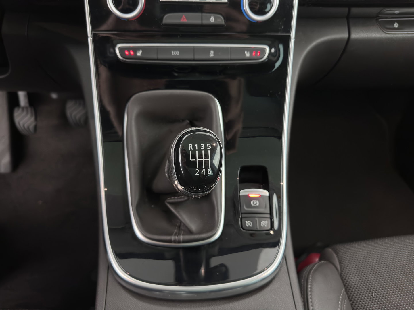 Renault Espace 1.6 dCi Dynamique 5p. *LEATHER-FABRIC | FULL-LED | BLIND-SPOT | HEATED-COMFORTSEATS | NAVI-FULLMAP | DAB+ | DIGI-COCKPIT | PDC | CRUISE | 18''ALU*