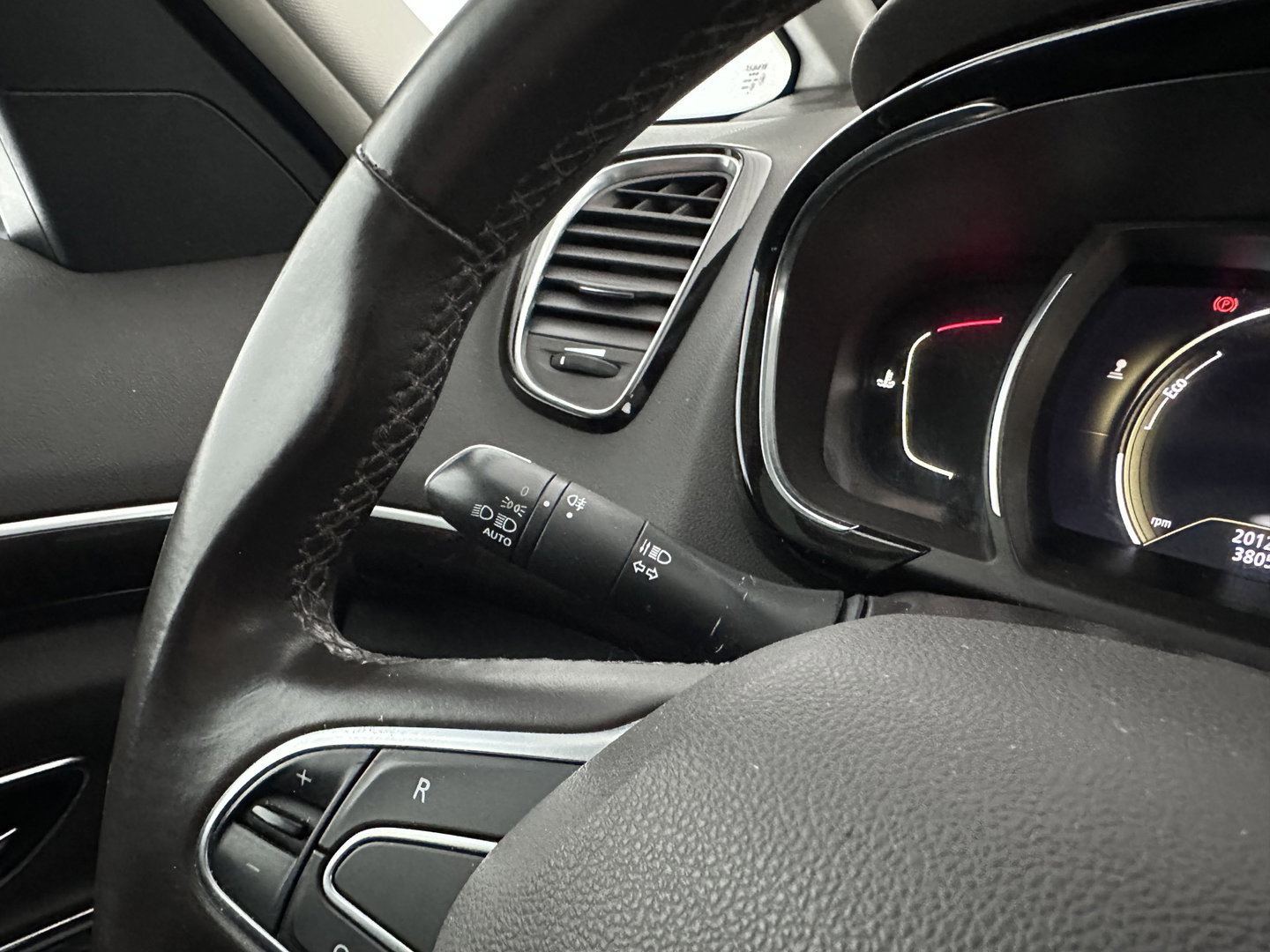 Renault Espace 1.6 dCi Dynamique 5p. *LEATHER-FABRIC | FULL-LED | BLIND-SPOT | HEATED-COMFORTSEATS | NAVI-FULLMAP | DAB+ | DIGI-COCKPIT | PDC | CRUISE | 18''ALU*