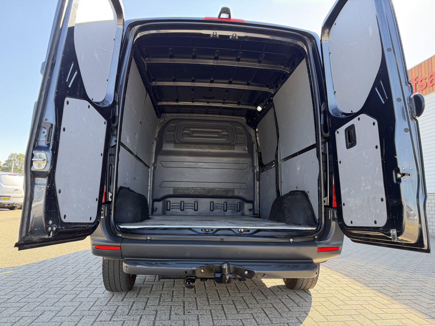Mercedes-Benz Sprinter 314 2.2 CDI L1H1 Functional RWD / vaste prijs rijklaar € 19.950 ex btw / euro 6 / bpm vrij / lease vanaf € 336 / camera / climate control / trekhaak / grijs metallic !