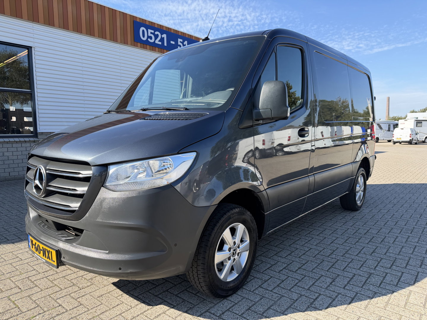 Mercedes-Benz Sprinter 314 2.2 CDI L1H1 Functional RWD / vaste prijs rijklaar € 19.950 ex btw / euro 6 / bpm vrij / lease vanaf € 336 / camera / climate control / trekhaak / grijs metallic !