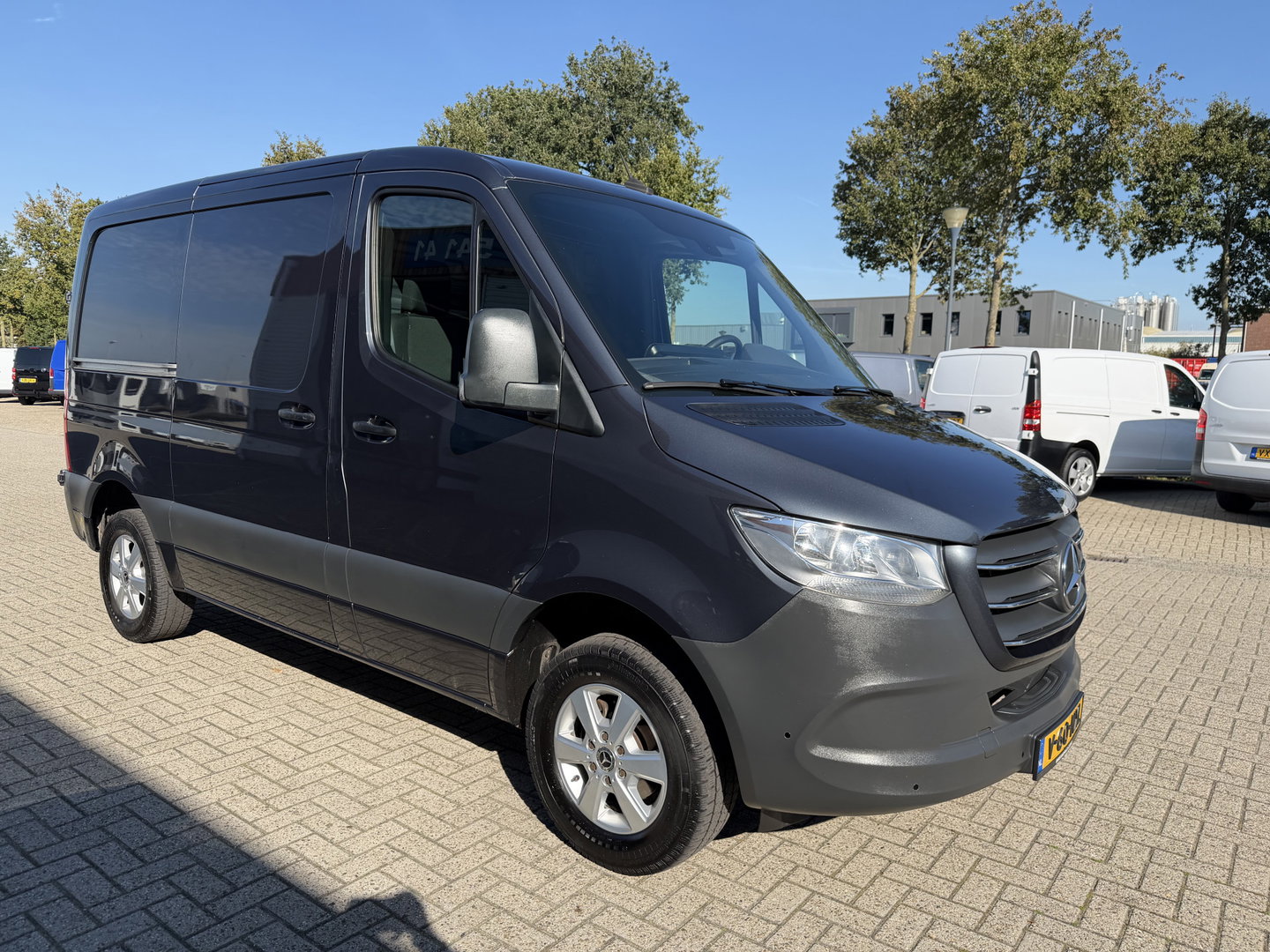 Mercedes-Benz Sprinter 314 2.2 CDI L1H1 Functional RWD / vaste prijs rijklaar € 19.950 ex btw / euro 6 / bpm vrij / lease vanaf € 336 / camera / climate control / trekhaak / grijs metallic !