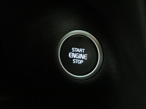Volvo XC40 1.5 T3 Momentum Business | Glacier Silver | LED | Keyless Entry | Virtual Cockpit |