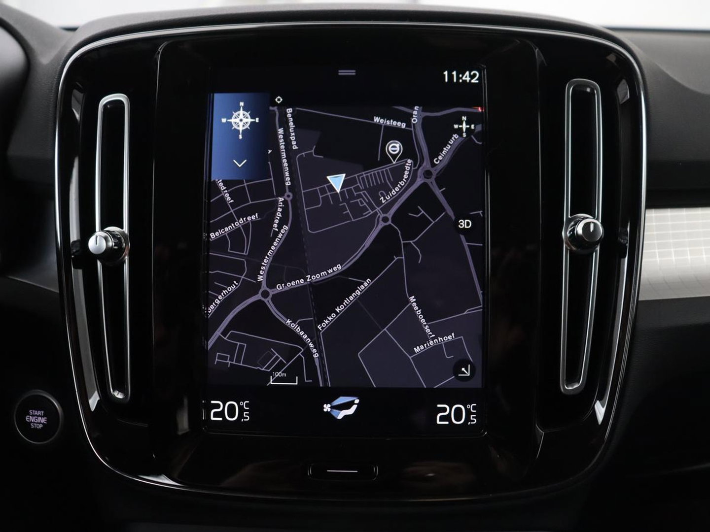 Volvo XC40 1.5 T3 Momentum Business | Glacier Silver | LED | Keyless Entry | Virtual Cockpit |