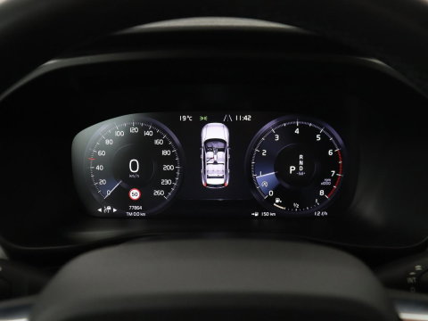Volvo XC40 1.5 T3 Momentum Business | Glacier Silver | LED | Keyless Entry | Virtual Cockpit |