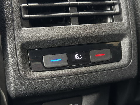 Volkswagen Golf 2.0 TSI GTI | Panoramadak | Adaptieve Cruise Control | Sfeerverlichting | Apple Carplay