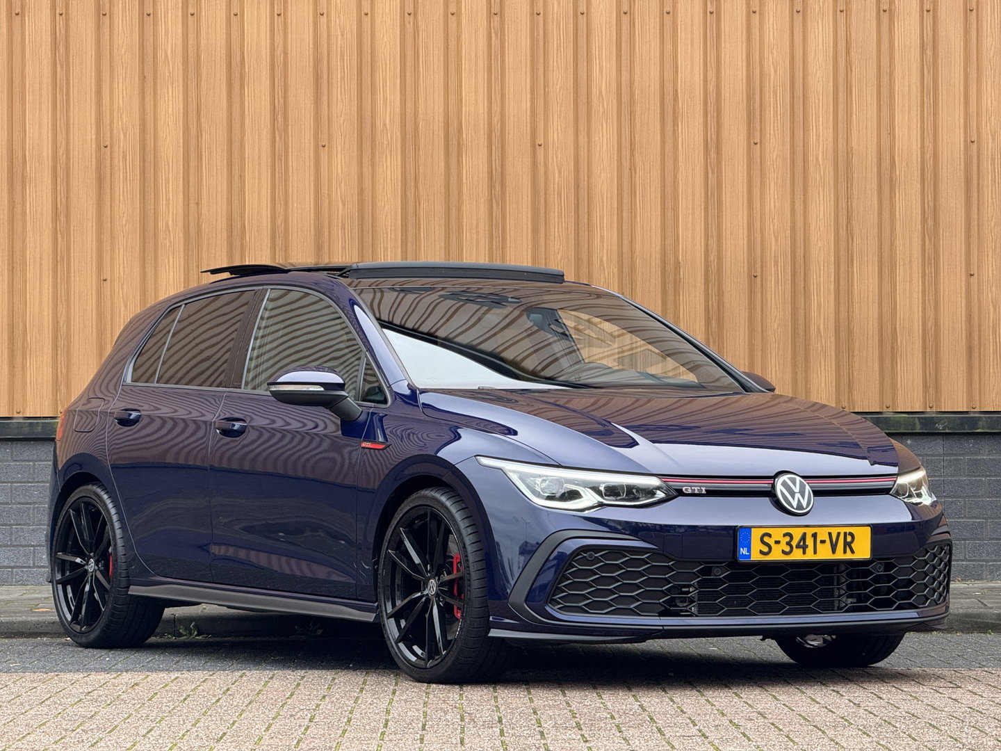 Volkswagen Golf 2.0 TSI GTI | Panoramadak | Adaptieve Cruise Control | Sfeerverlichting | Apple Carplay