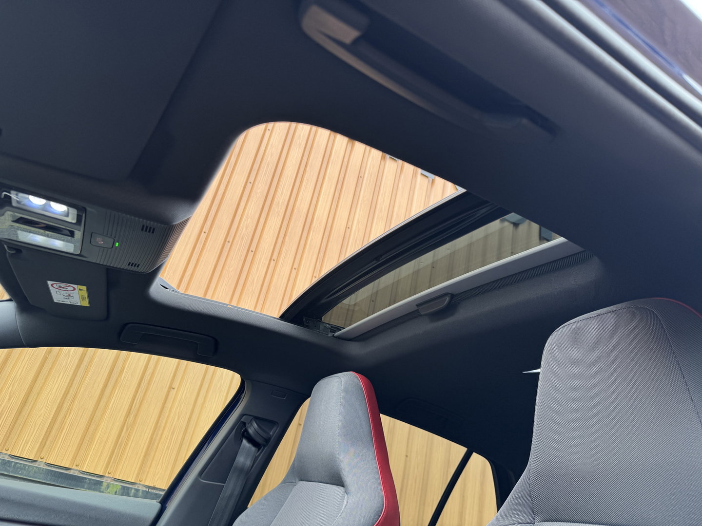 Volkswagen Golf 2.0 TSI GTI | Panoramadak | Adaptieve Cruise Control | Sfeerverlichting | Apple Carplay