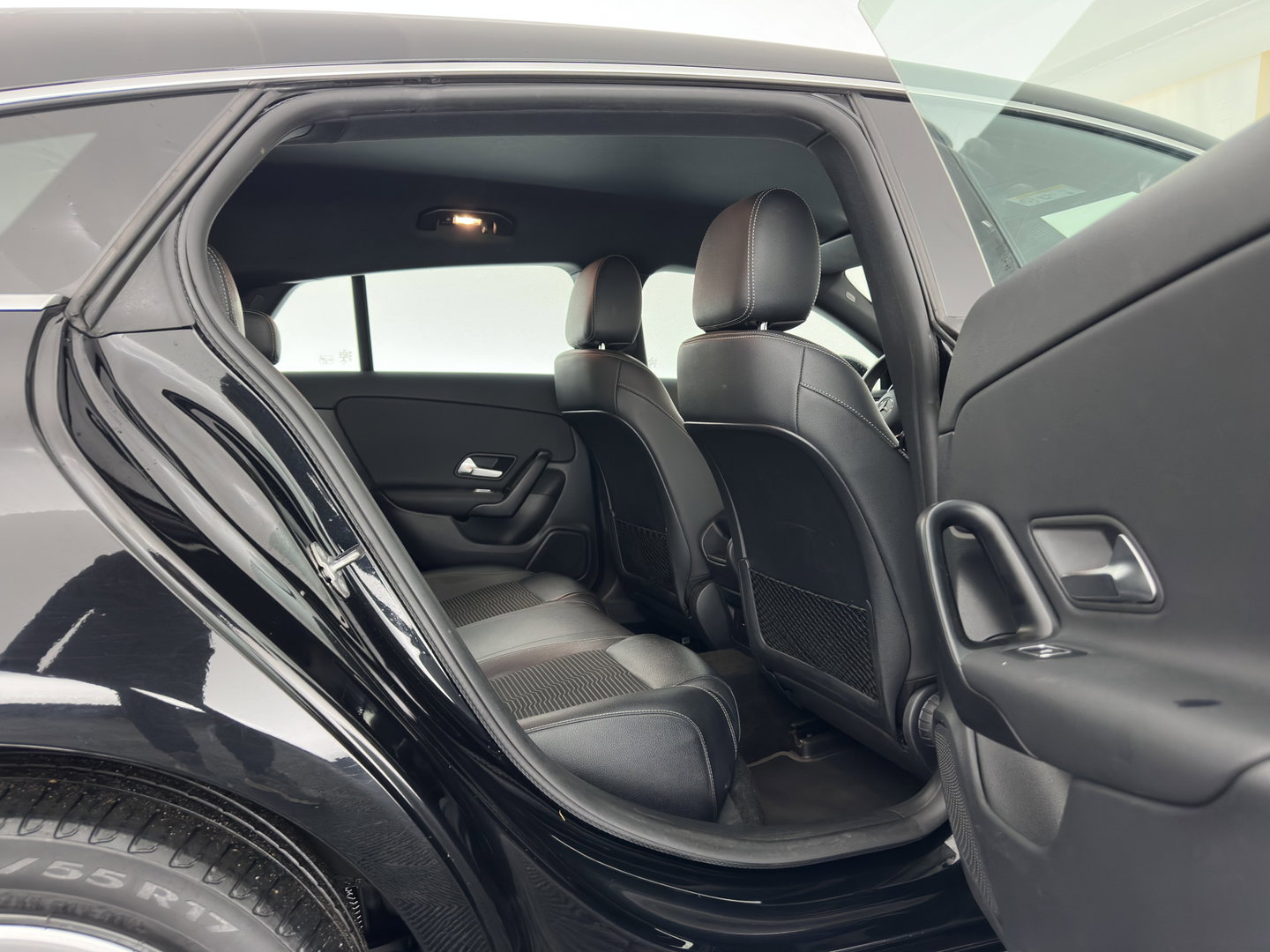 Mercedes-Benz CLA-Klasse Shooting Brake 250 e Business Line (Plug-in) (INCL.BTW) Aut. *LEATHER-FABRIC | FULL-LED | HEATED-COMFORTSEATS | DIGI-COCKPIT | DAB+ | NAVI-FULLMAP | CAMERA | SHIFTPADDLES | 17''ALU | TOWBAR*