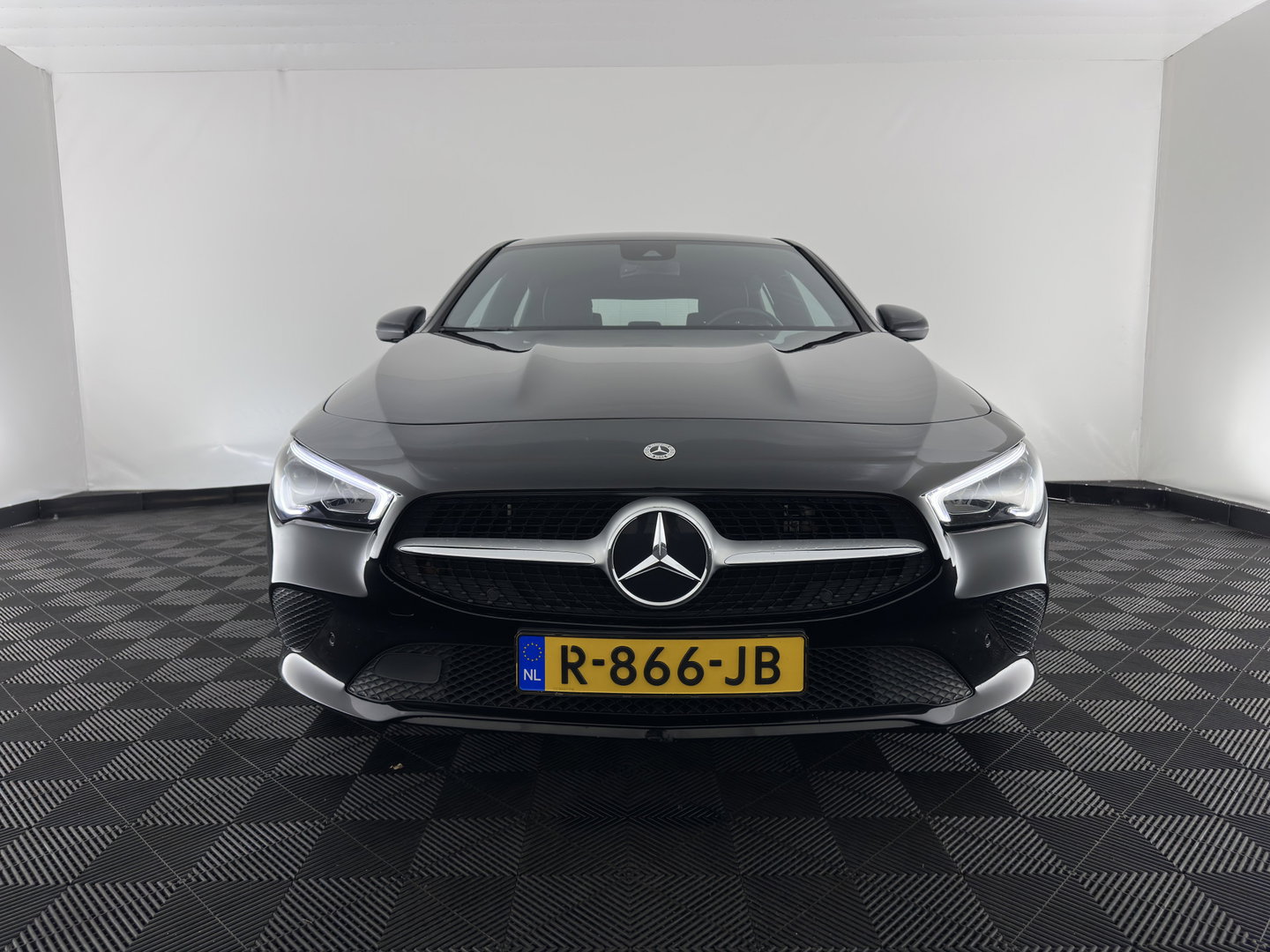 Mercedes-Benz CLA-Klasse Shooting Brake 250 e Business Line (Plug-in) (INCL.BTW) Aut. *LEATHER-FABRIC | FULL-LED | HEATED-COMFORTSEATS | DIGI-COCKPIT | DAB+ | NAVI-FULLMAP | CAMERA | SHIFTPADDLES | 17''ALU | TOWBAR*