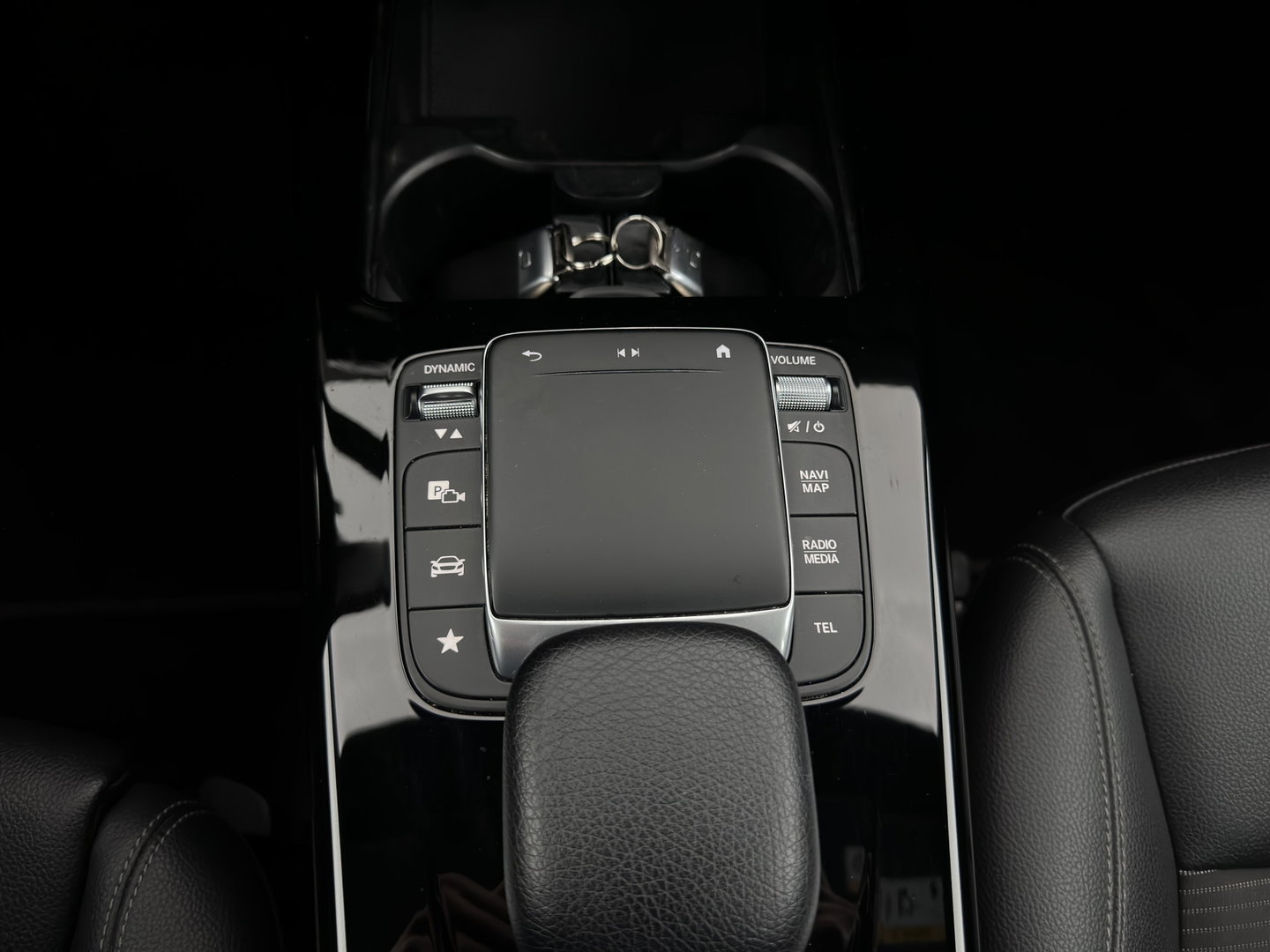 Mercedes-Benz CLA-Klasse Shooting Brake 250 e Business Line (Plug-in) (INCL.BTW) Aut. *LEATHER-FABRIC | FULL-LED | HEATED-COMFORTSEATS | DIGI-COCKPIT | DAB+ | NAVI-FULLMAP | CAMERA | SHIFTPADDLES | 17''ALU | TOWBAR*