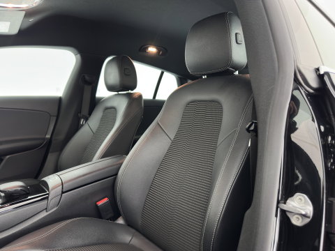 Mercedes-Benz CLA-Klasse Shooting Brake 250 e Business Line (Plug-in) (INCL.BTW) Aut. *LEATHER-FABRIC | FULL-LED | HEATED-COMFORTSEATS | DIGI-COCKPIT | DAB+ | NAVI-FULLMAP | CAMERA | SHIFTPADDLES | 17''ALU | TOWBAR*