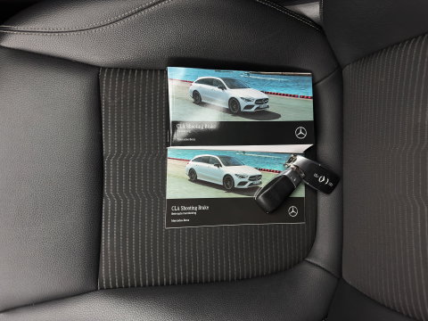 Mercedes-Benz CLA-Klasse Shooting Brake 250 e Business Line (Plug-in) (INCL.BTW) Aut. *LEATHER-FABRIC | FULL-LED | HEATED-COMFORTSEATS | DIGI-COCKPIT | DAB+ | NAVI-FULLMAP | CAMERA | SHIFTPADDLES | 17''ALU | TOWBAR*