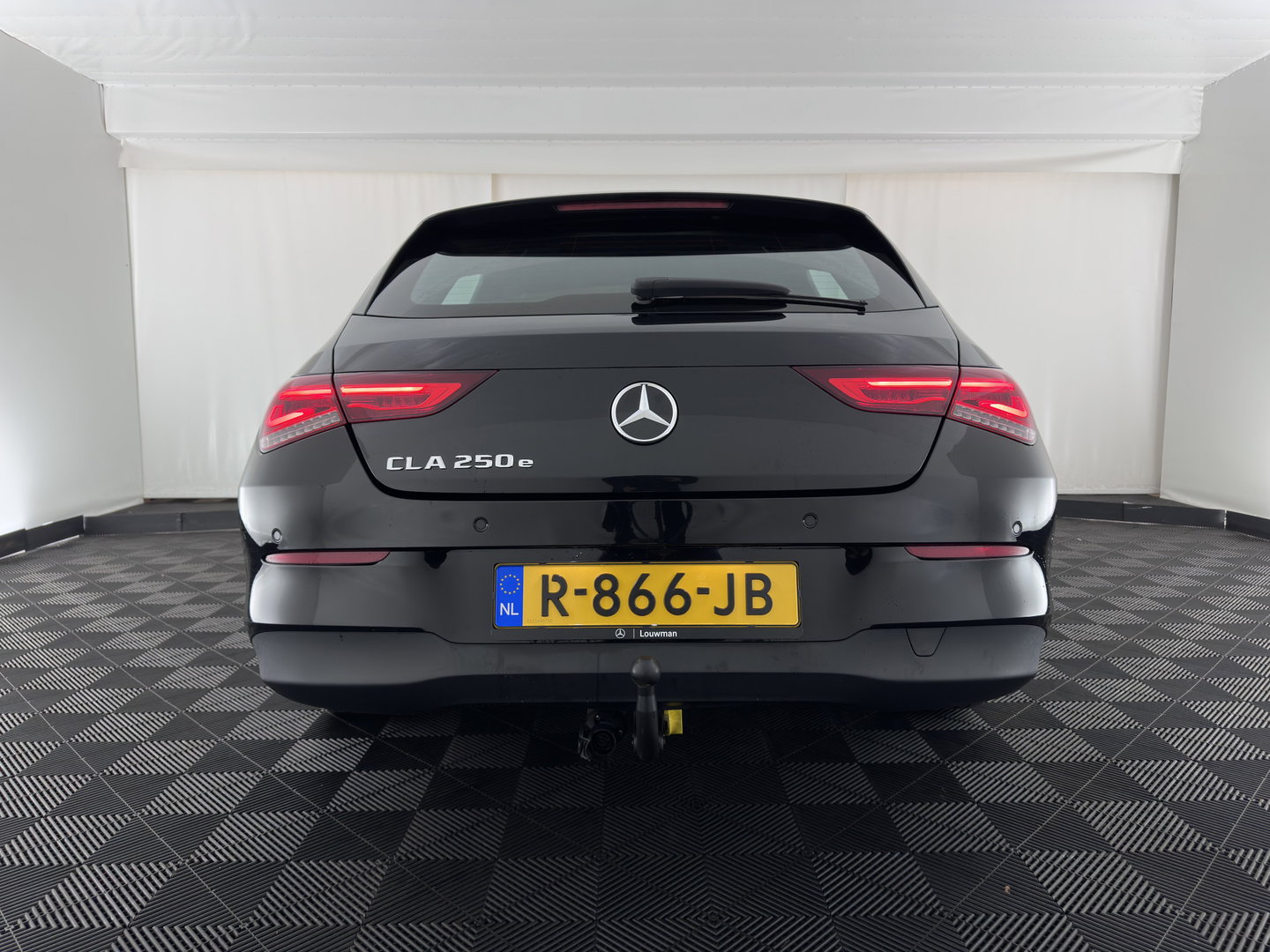Mercedes-Benz CLA-Klasse Shooting Brake 250 e Business Line (Plug-in) (INCL.BTW) Aut. *LEATHER-FABRIC | FULL-LED | HEATED-COMFORTSEATS | DIGI-COCKPIT | DAB+ | NAVI-FULLMAP | CAMERA | SHIFTPADDLES | 17''ALU | TOWBAR*