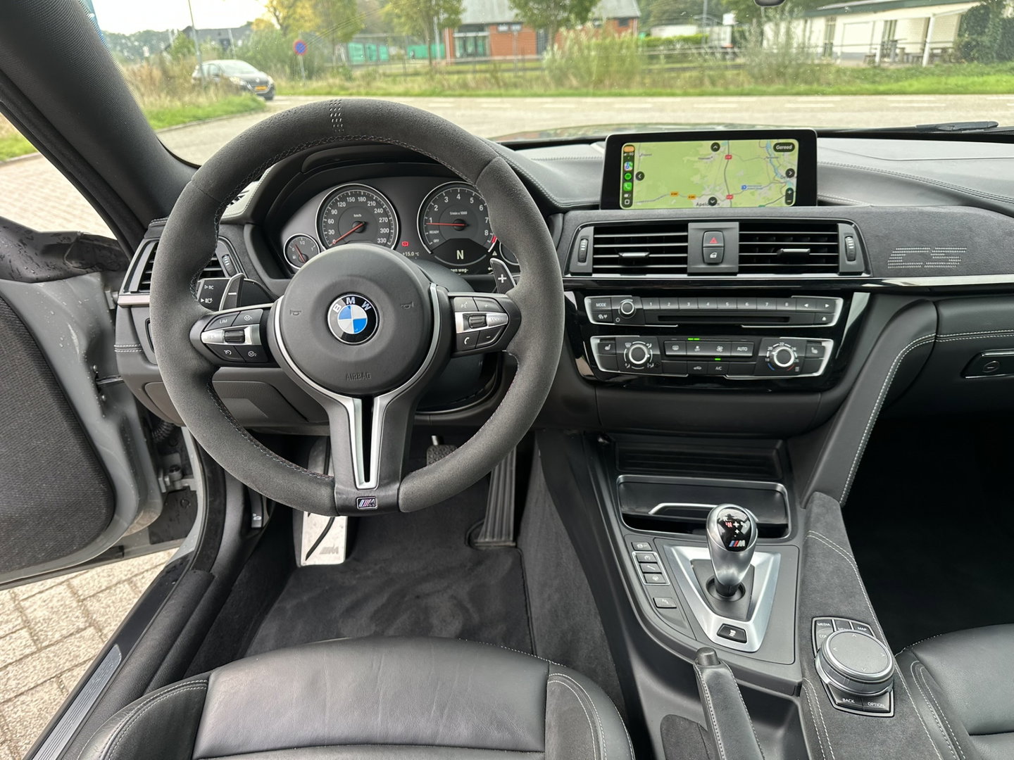 BMW M4 CS Aut. *CERAMIC-BRAKES | HEAD-UP | FULL-LED | CARBON-PACK | LEATHER-MICROFIBRE | HEATED-SPORTSEATS | HIFI-SOUND | CAMERA | NAVI-FULLMAP | 19&20''ALU | ECC | PDC*