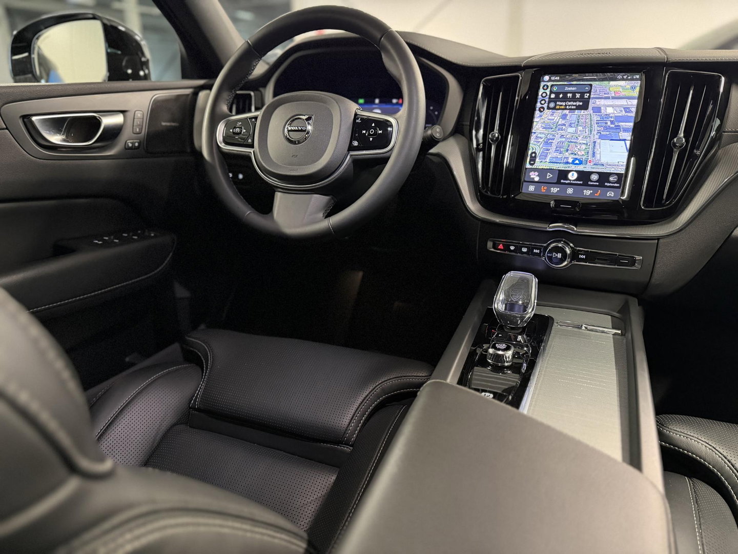 Volvo XC60 2.0 T8 455 PK Plug-in hybrid AWD Ultra Black Ed. |Luchtvering|Nappa/Massage/Ventilatie|Trekhaak