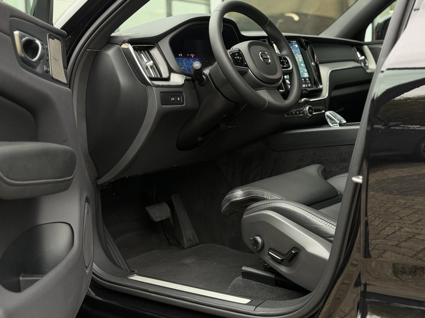 Volvo XC60 2.0 T8 455 PK Plug-in hybrid AWD Ultra Black Ed. |Luchtvering|Nappa/Massage/Ventilatie|Trekhaak