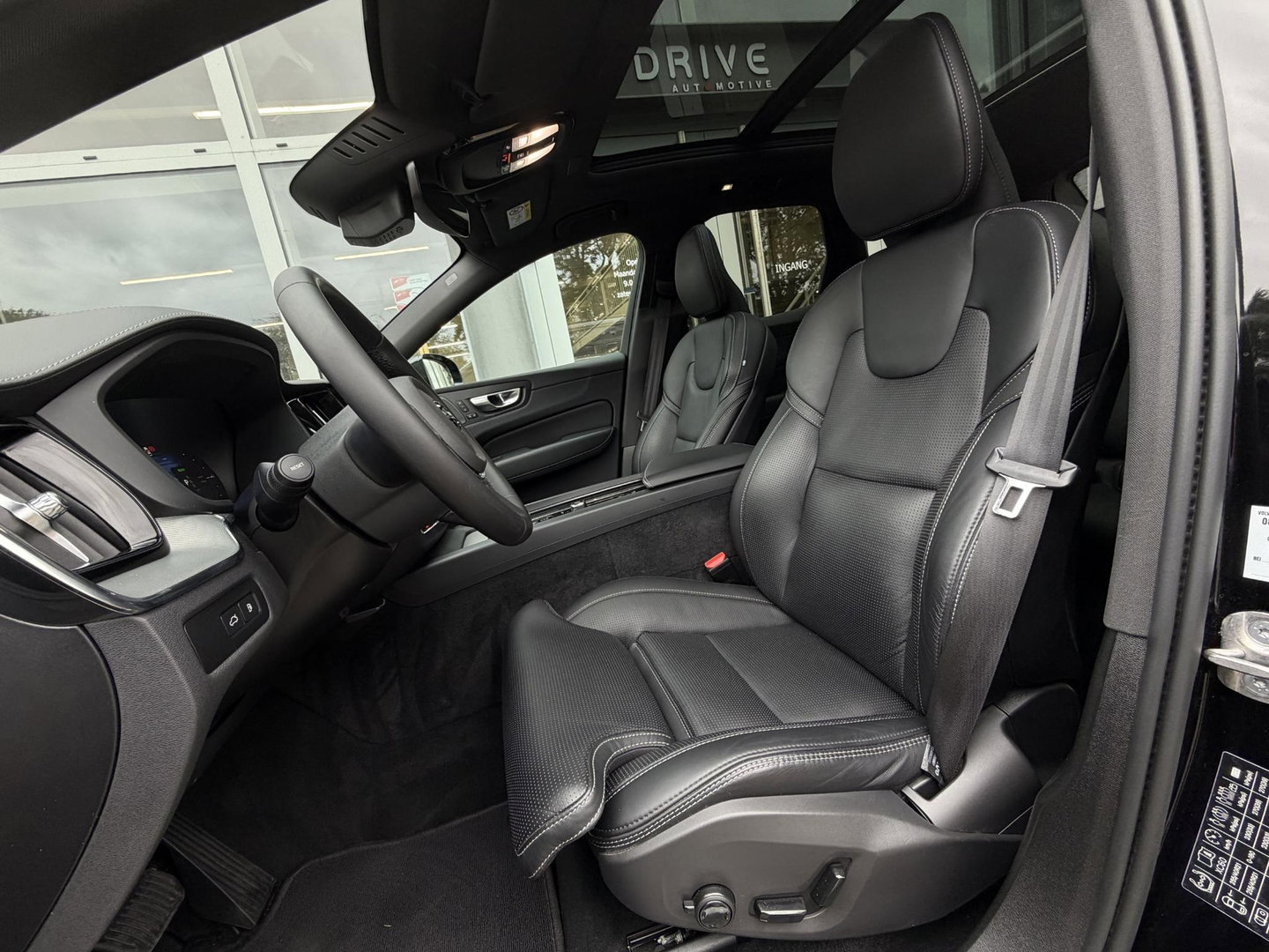 Volvo XC60 2.0 T8 455 PK Plug-in hybrid AWD Ultra Black Ed. |Luchtvering|Nappa/Massage/Ventilatie|Trekhaak