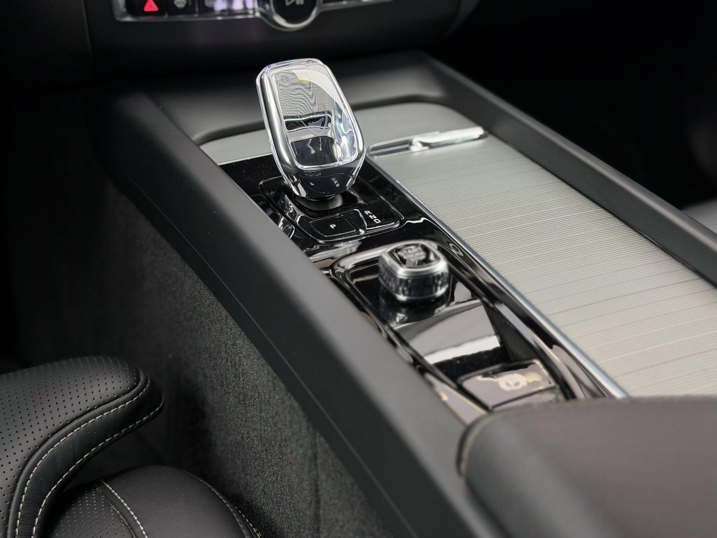 Volvo XC60 2.0 T8 455 PK Plug-in hybrid AWD Ultra Black Ed. |Luchtvering|Nappa/Massage/Ventilatie|Trekhaak